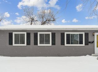 208 Lenora Dr NW, Cedar Rapids, IA 52405