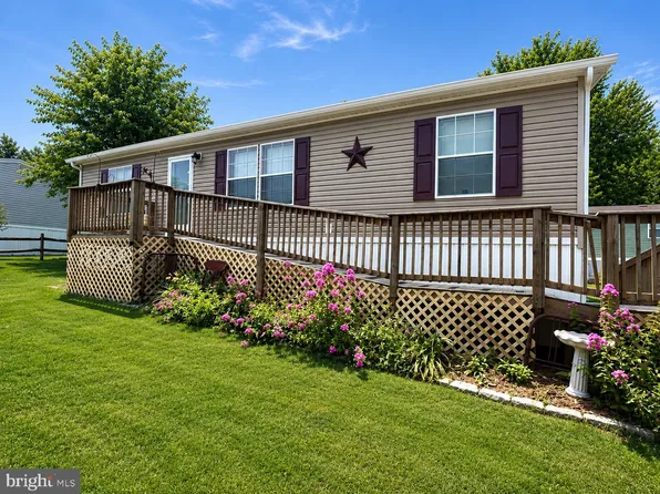 391 Fancy Filly Cir, Martinsburg, WV 25403