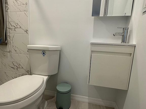 5th image of 670 W 70th Pl #A