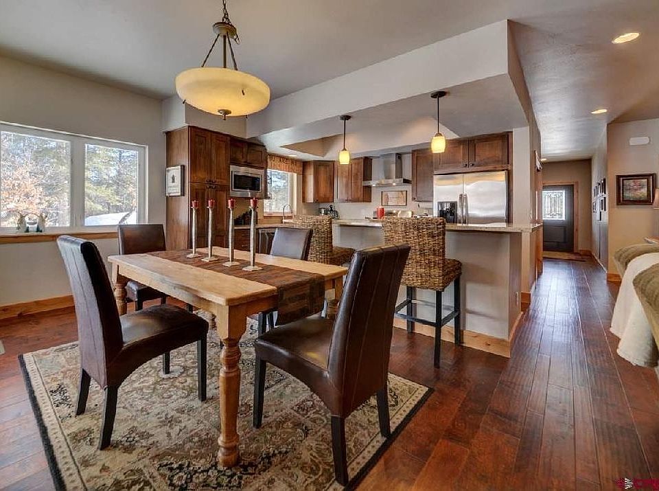Kitchen/Dining area