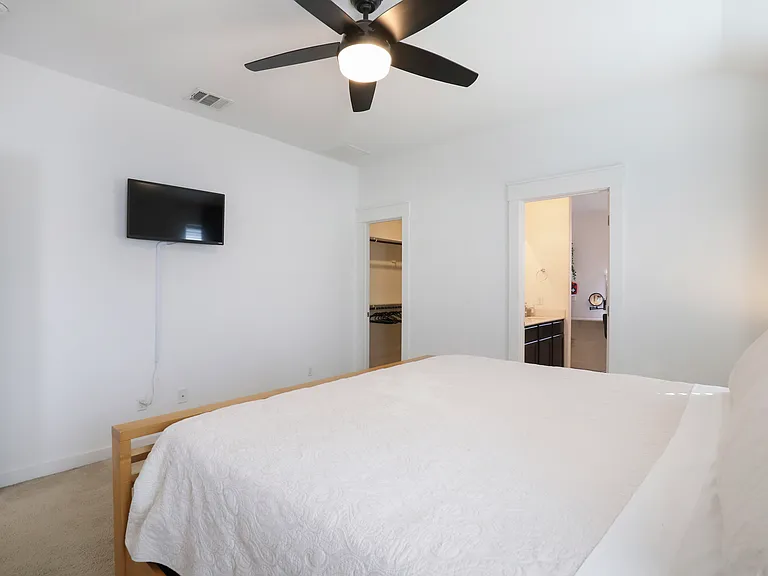 6028 Urbano Bnd — Photo 25