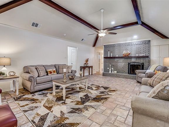 2nd image of 521 Northwood Blvd