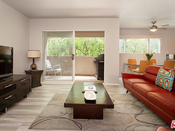 3rd image of 446 San Vicente Blvd Unit 103