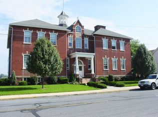 399 Walnut St APT 1, Denver, PA 17517