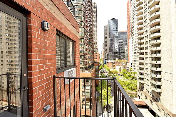 Rented by Think Properties | media 12