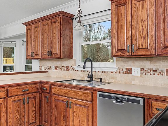 5th image of 58 Horton Hills Dr