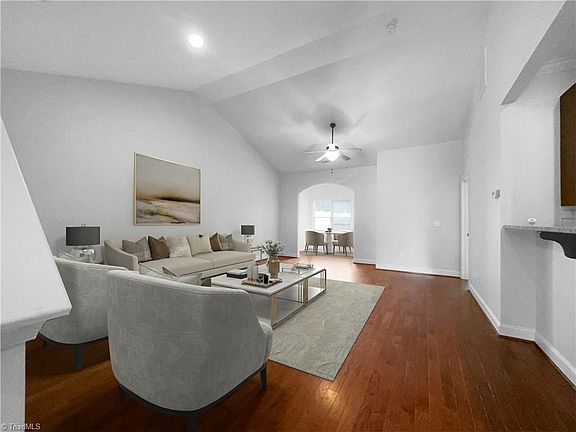 2nd image of 112 Chestnut Bend Dr