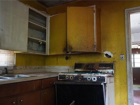 5th image of 1415 Westridge Rd SW