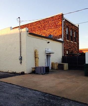 3rd image of 112 N Oak St