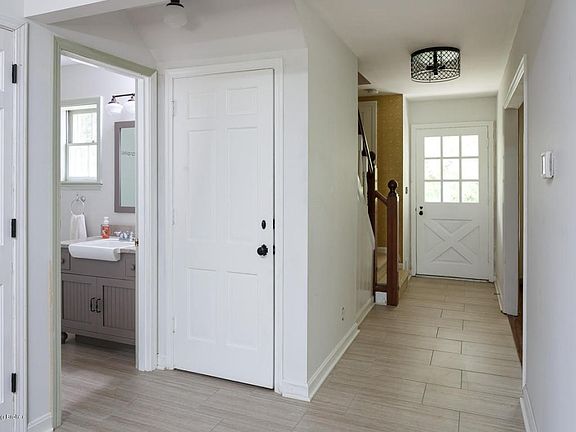 RealTourCast - L Heiskell - Valley View