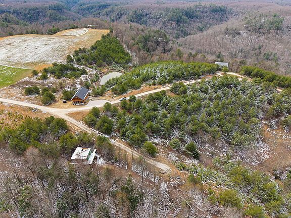 2nd image of 21 Shawnee Run