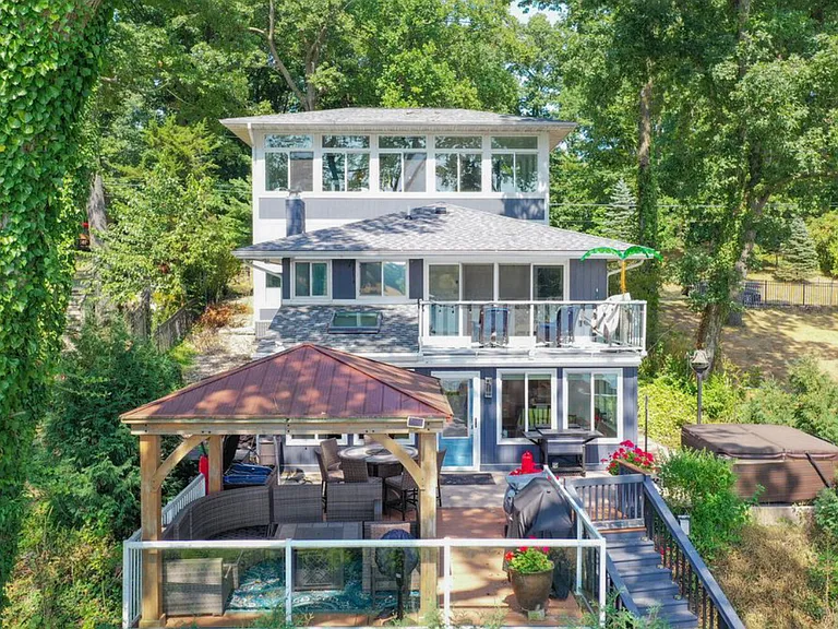 17437 Lakeview Dr — Photo 8