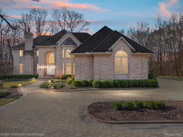 22519 Windermere Ct, Novi, MI 48374