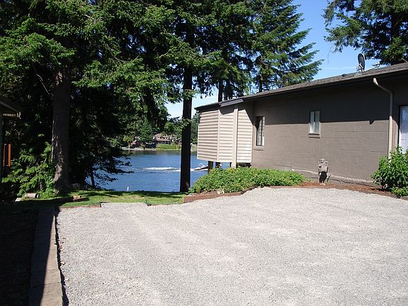 Parking and entry to path