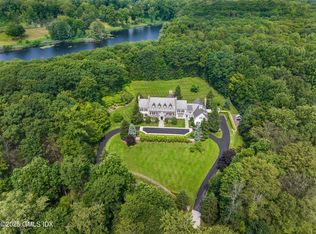 62 Summersweet Ln, New Canaan, CT 06840