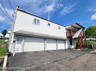 526 Hughes Ct, Scranton, PA 18504
