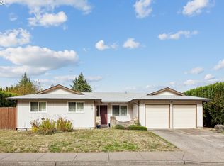 927 SW Willow Creek Dr, Beaverton, OR 97003