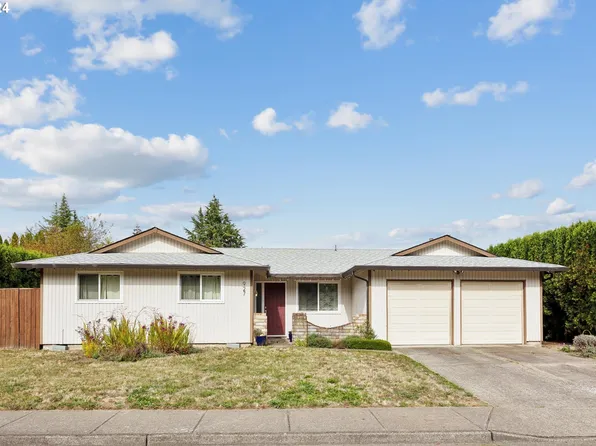 927 SW Willow Creek Dr, Beaverton, OR 97003