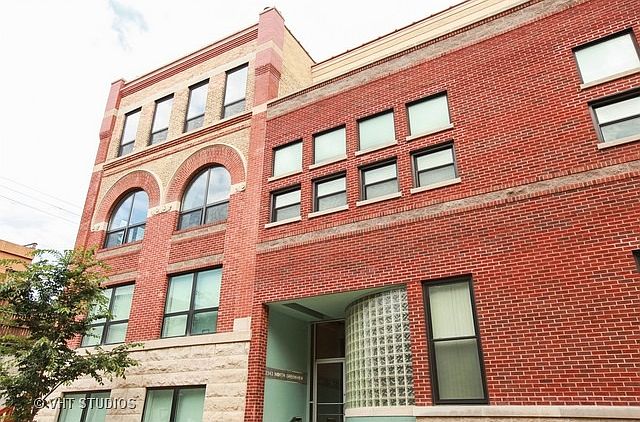 1st image of 2343 N Greenview Ave APT 212