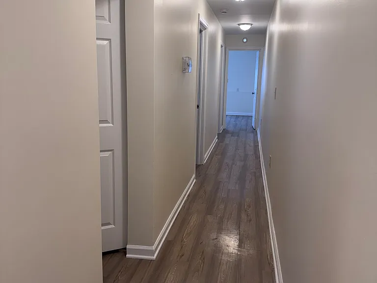 Pine St — Photo 11