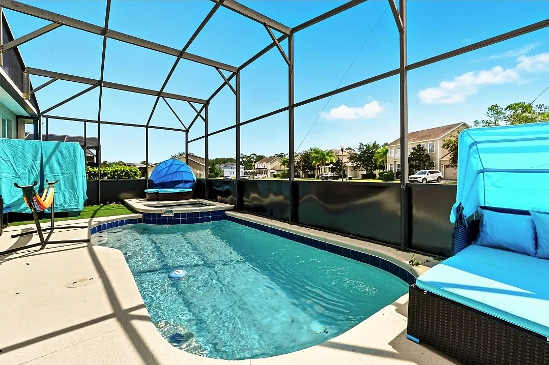 6 bed, 2323 sqft, $2,500 — Photo 3