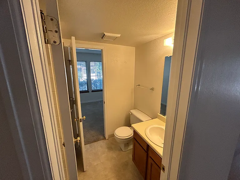 4823 White Rock Cir #E — Photo 9