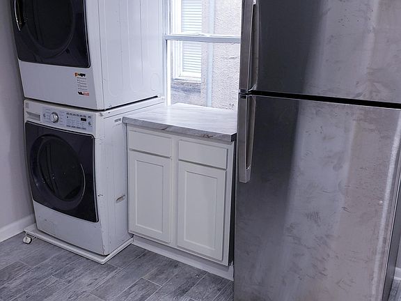 2nd image of 1926 Gough St #C