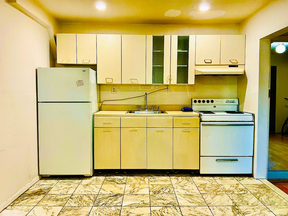 Building Photo - 43-15 223rd St #1