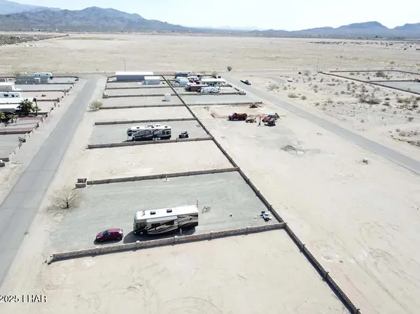 67911 Palm Dr, Salome, AZ 85348