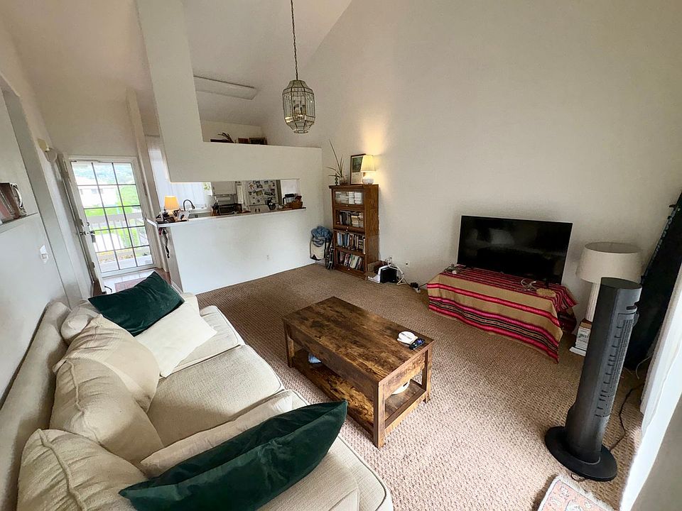 1st image of 75-6081 Alii Dr APT O202