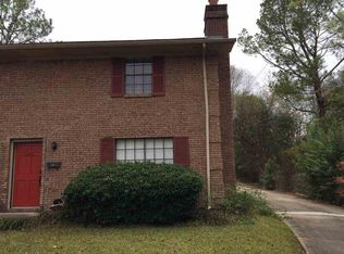 562 Woodland Hills Pl, Jackson, MS 39216