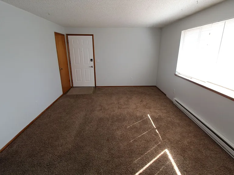 1223 E Nora Ave — Photo 8