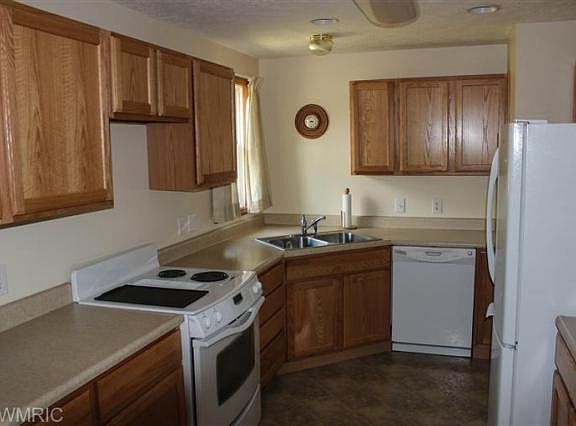 3rd image of 29364 Saddlebred Ln