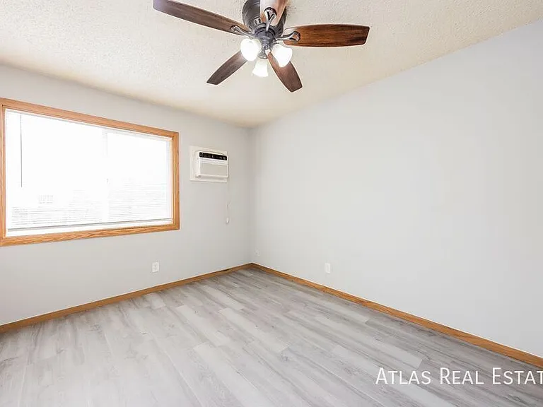 831 Bennett Ave #C — Photo 6