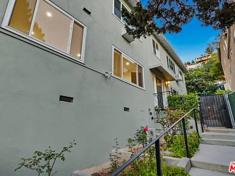 1828 Silver Lake Blvd — Photo 2