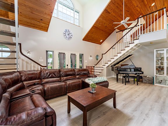 5th image of 2213 River Branch Drive