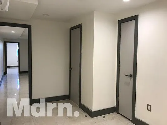Rented by Mdrn Residential | media 34