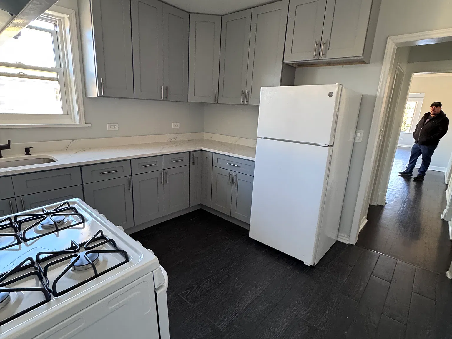 3 bed, 1500 sqft, $2,200 — Photo 2