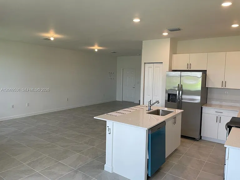 10007 SW 231st Ln — Photo 7