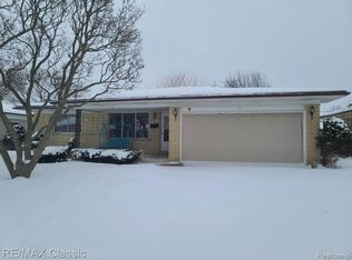 1800 Briarwood Dr, Madison Heights, MI