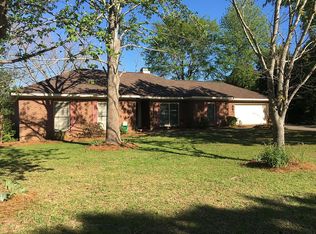 100 Berkshire Dr, Warner Robins, GA