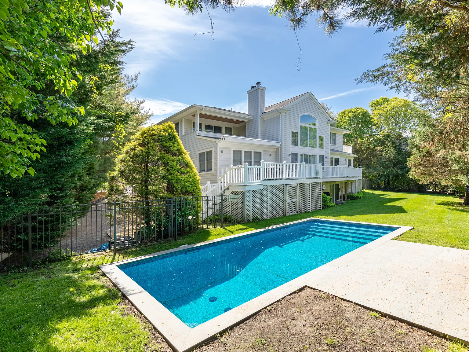 Beautifully Designed SOH Westhampton Gem with Water Access — Photo 3