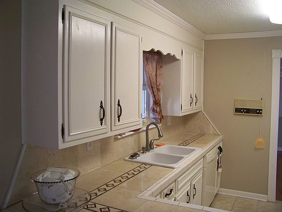 2nd image of 16361 Woodcliffe Dr