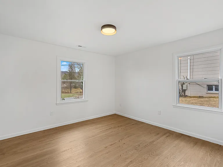 7 Browndale Rd — Photo 11