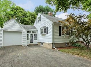 4 Wendgail Ct, Beverly, MA 01915