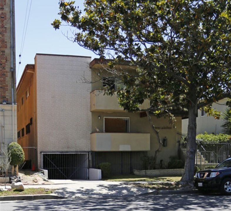 1st image of 716 S Wilton Pl