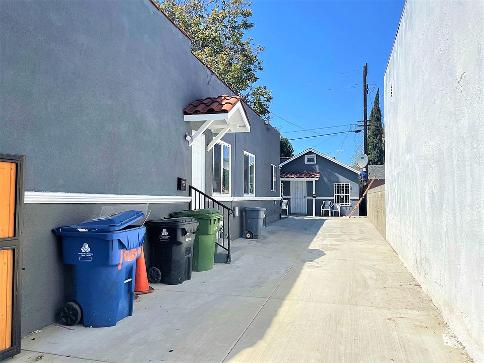 3 bedroom/1bath unit on the left Unit is the back is separate and not included