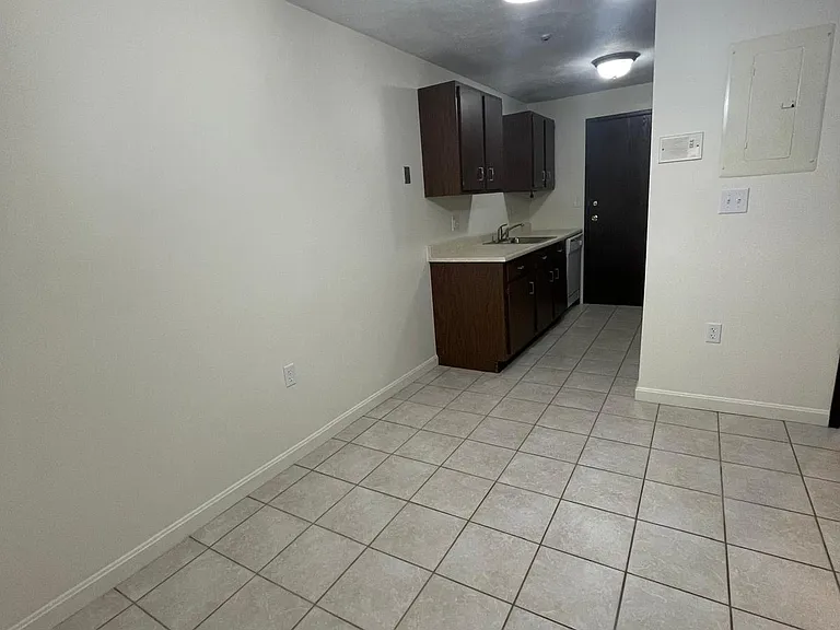 50 Juniper Rd #B1 — Photo 9