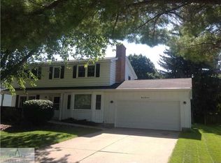 819 Crown Blvd, East Lansing, MI 48823