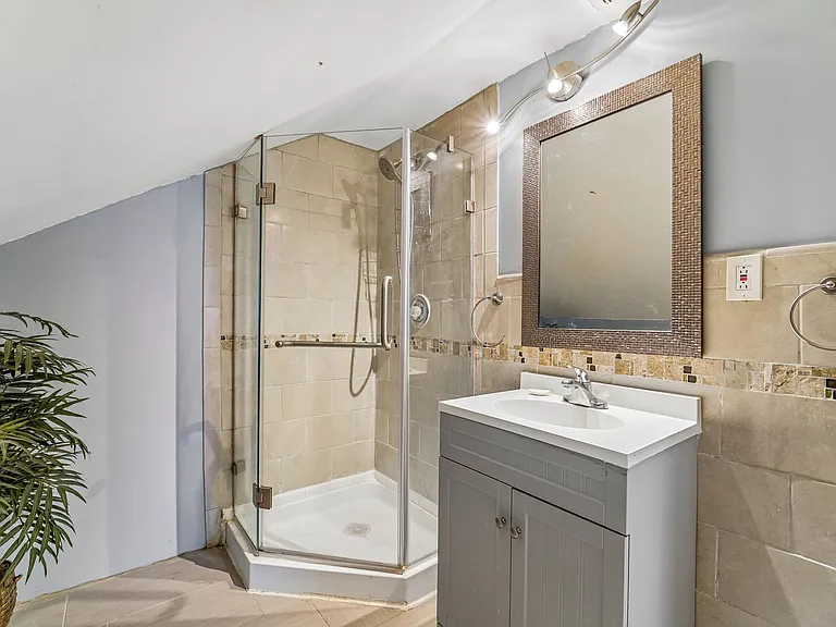 1030 Jassamine Way — Photo 19